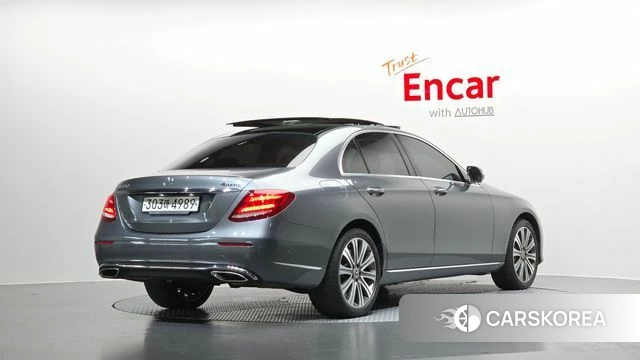 Mercedes-Benz E-Class W213 2019 Серый из Кореи