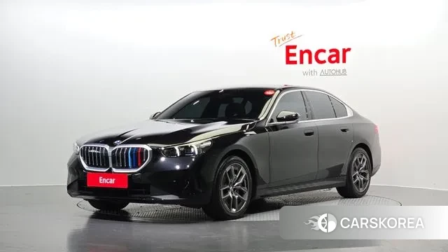 BMW 5 Series (G60) 2023 Черный из Кореи