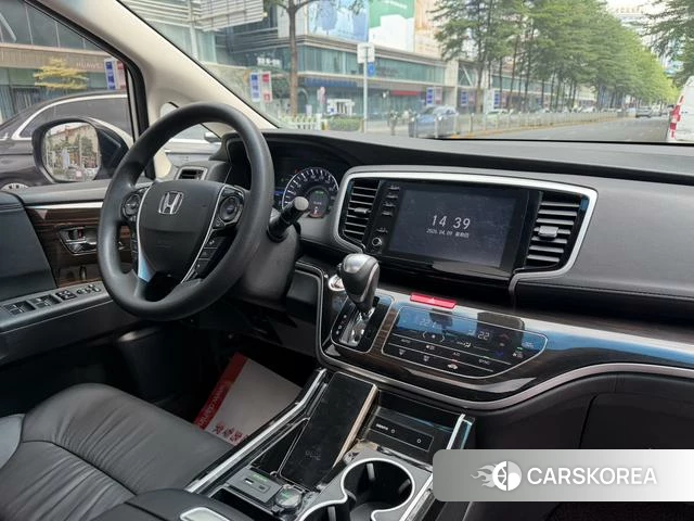 Honda Odyssey 2021 Белый из Китая