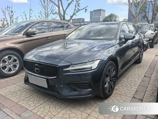 Volvo V60 2023 Синий из Китая