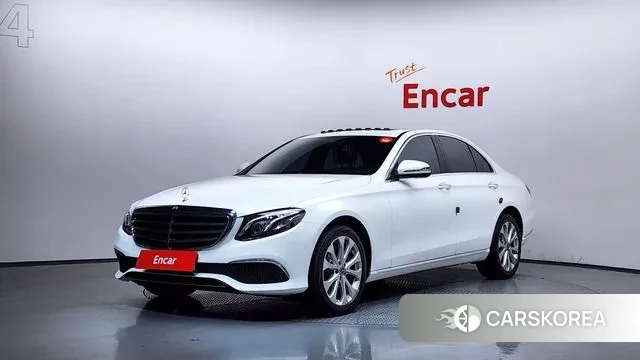 Mercedes-Benz E-Class W213 2019 Белый из Кореи