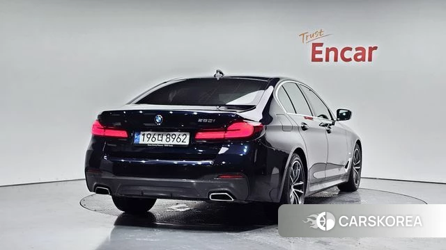 BMW 5 Series (G30) 2023 Черный из Кореи