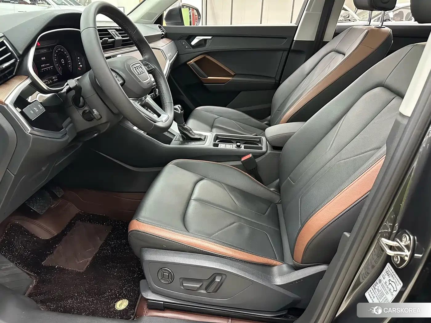 Audi Q3 2023 Silver/gray из Китая