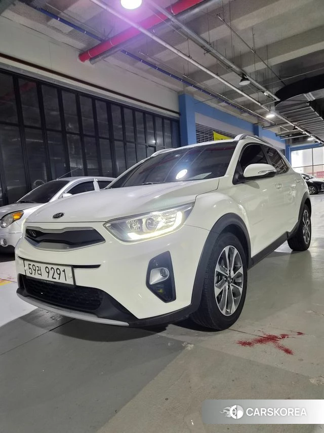 Kia Stonic 2019 Белый из Кореи