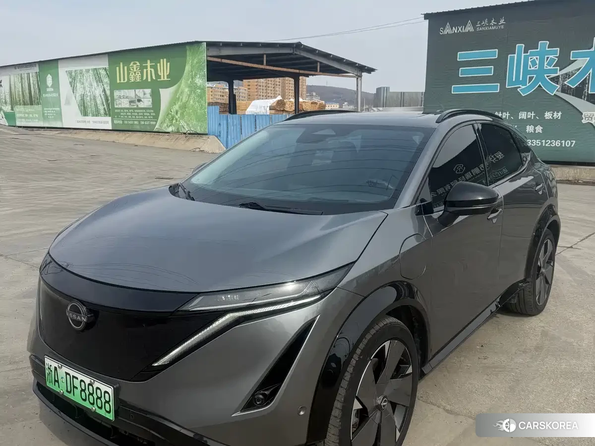 Nissan Ariya 2023 Silver/gray из Китая