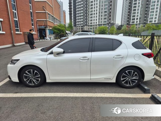 Lexus CT200h 2019 Белый из Кореи