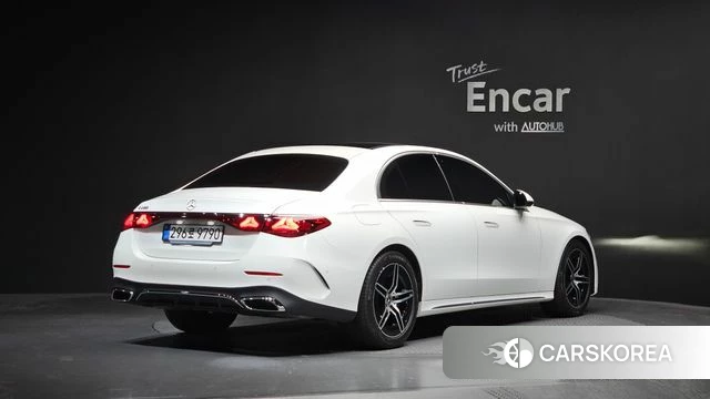 Mercedes-Benz E-Class W214 2025 Белый из Кореи