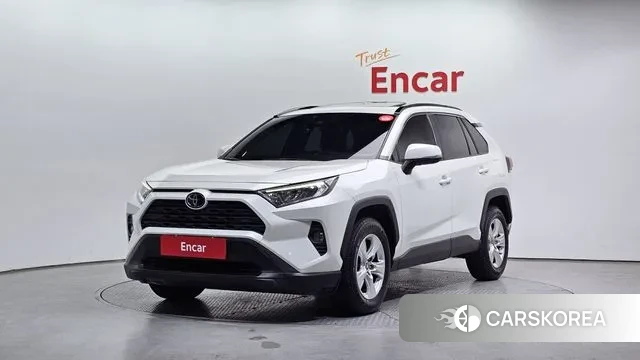 Toyota RAV4 5th Generation 2019 Белый из Кореи