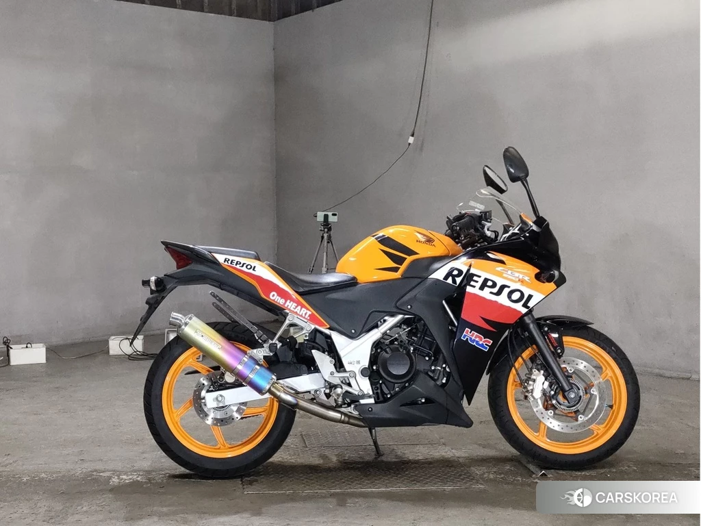 Проданный Honda CBR250R 2013 из Японии