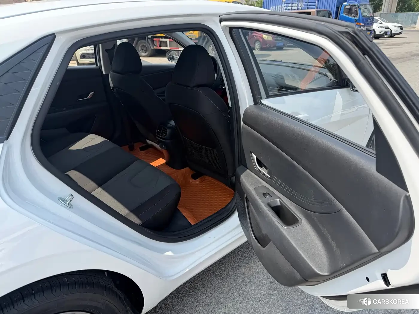 Hyundai Elantra 2024 Белый из Китая, фото 2