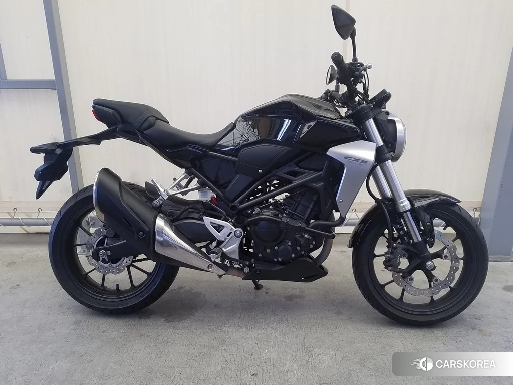 Проданный Honda CB250R 2018 из Японии