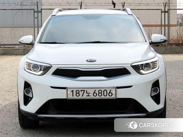 Kia Stonic 2018 Белый из Кореи