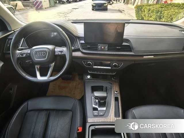 Audi Q5L 2021 Белый из Китая