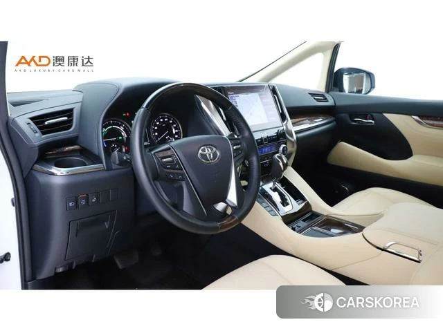 Toyota Elfa 2023 Зеленый из Китая