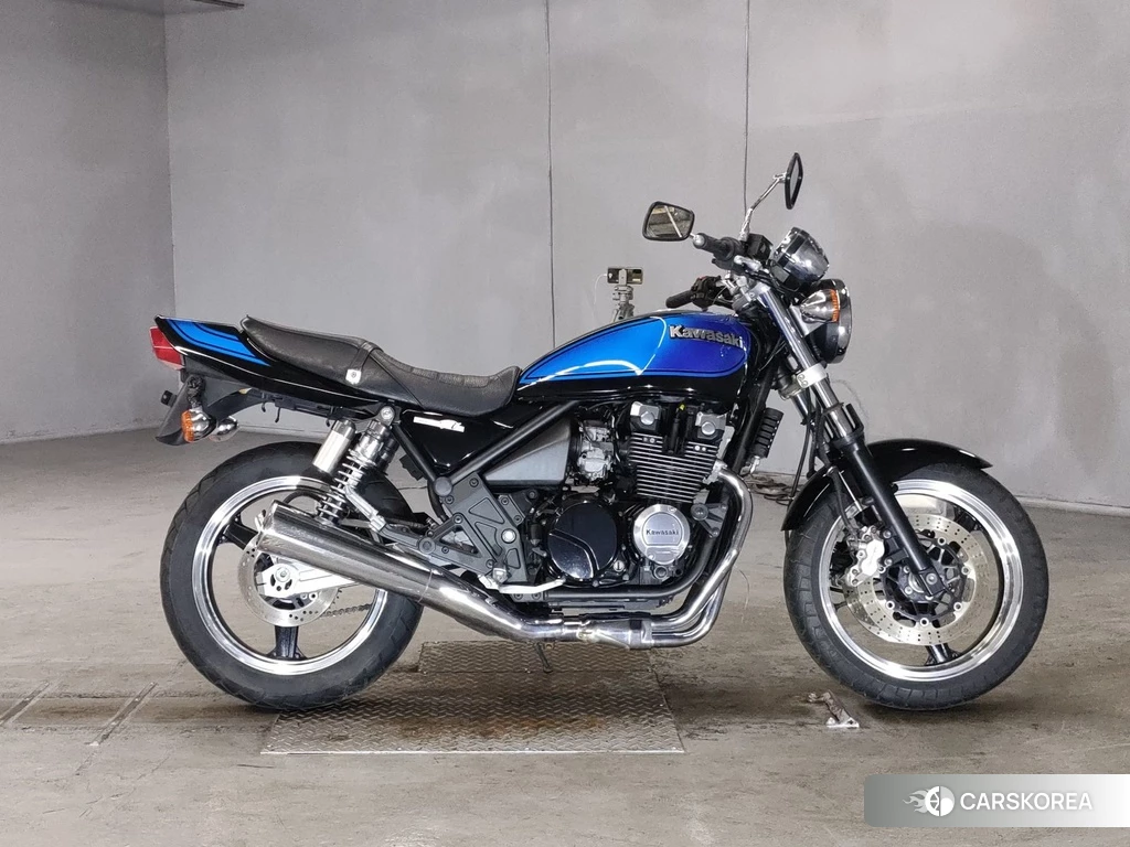 Проданный Kawasaki ZEPHYR 400 2010 из Японии