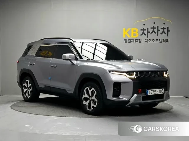 Ssangyong Torres 2023 Серебристо-серый из Кореи