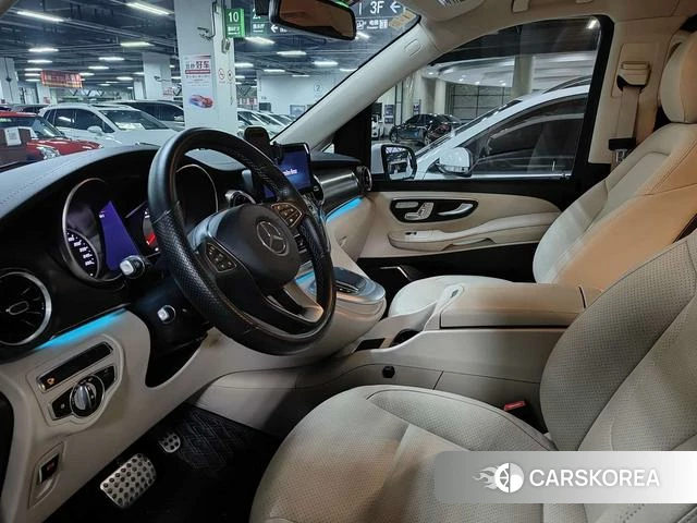 Mercedes-Benz V-class 2022 Белый из Китая