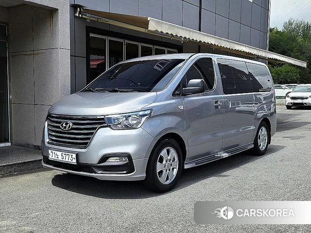 Hyundai The New Grand Starex 2018 Серебристо-серый из Кореи