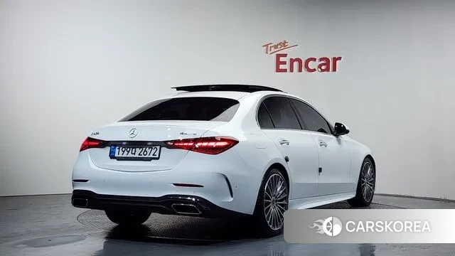 Mercedes-Benz C-Class W206 2023 Белый из Кореи