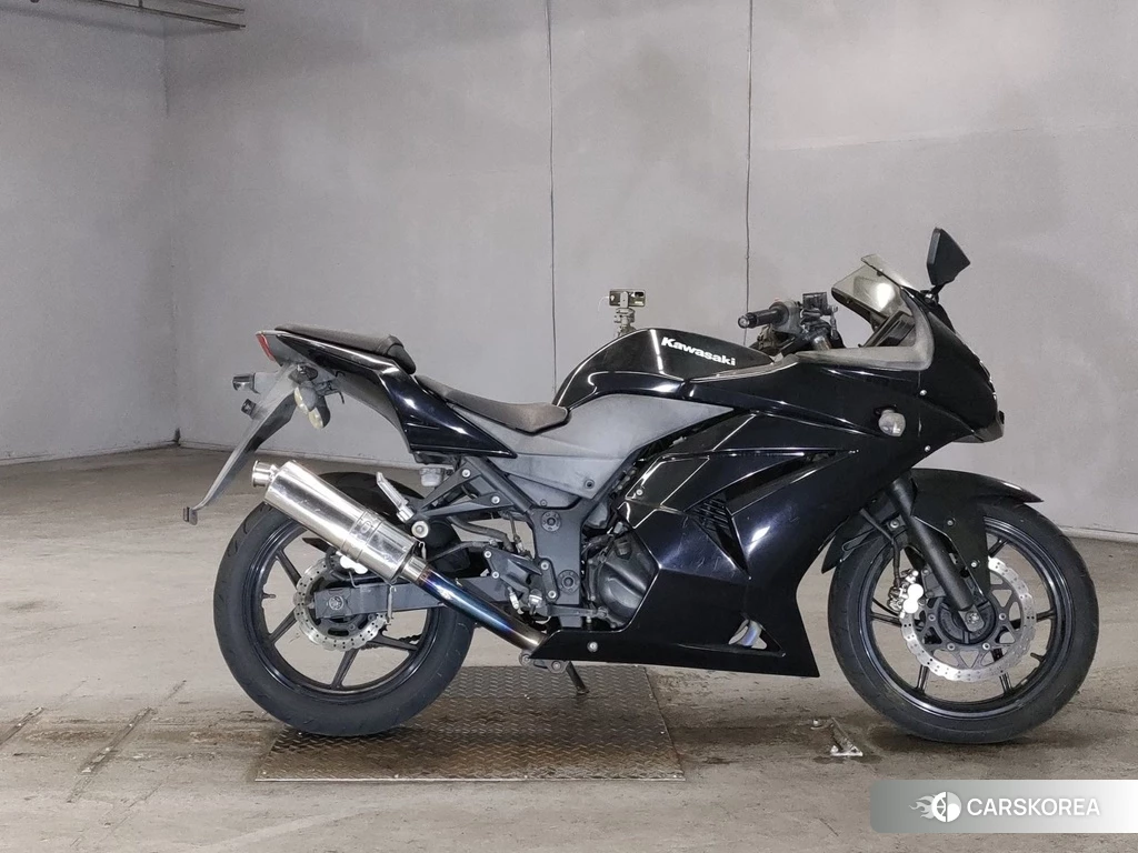 Проданный Kawasaki NINJA 250R id 4150222 из Японии