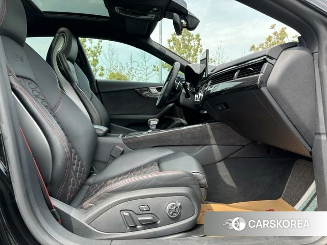 Audi RS 5 2022 Черный из Китая