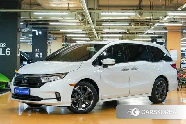 Honda Odyssey 2022 Белый из Кореи