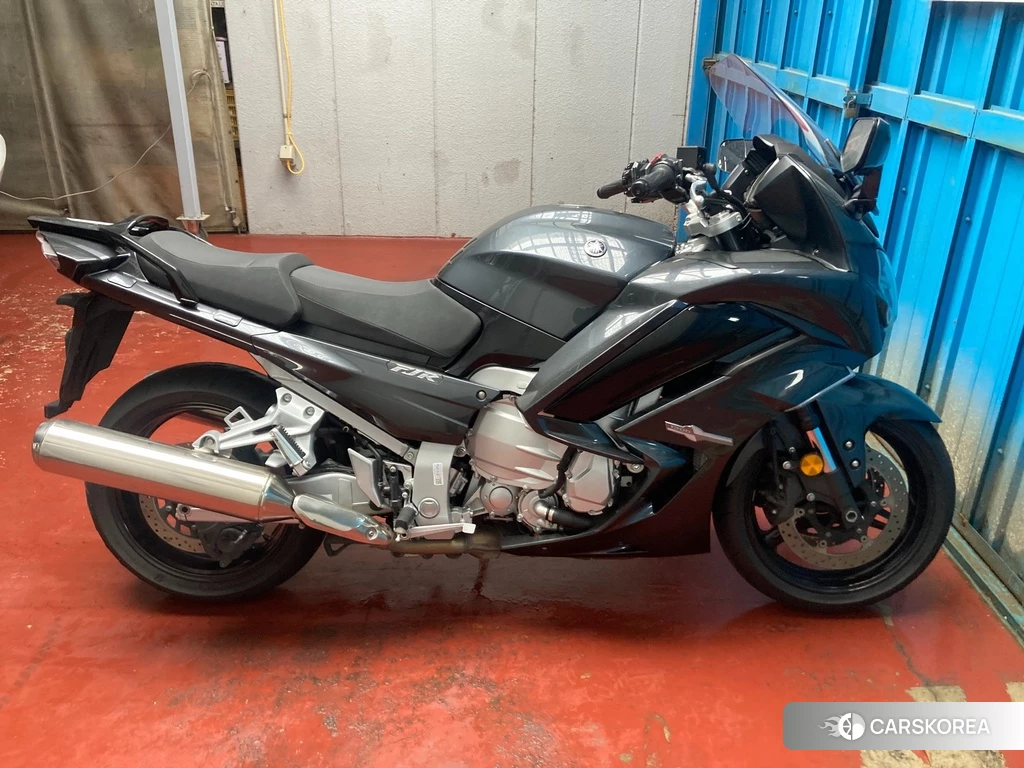 Проданный Yamaha FJR 1300 2019 из Японии