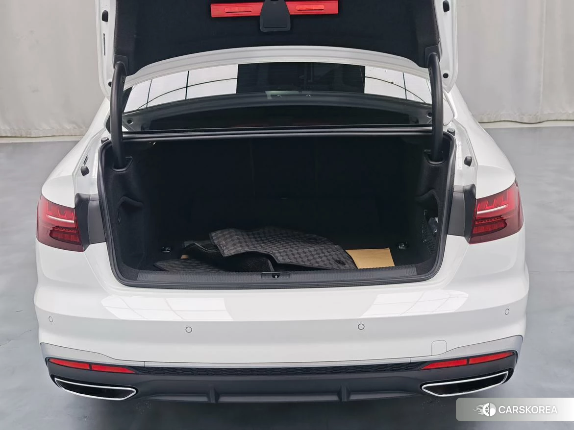 Audi A4L 2025 Белый из Китая