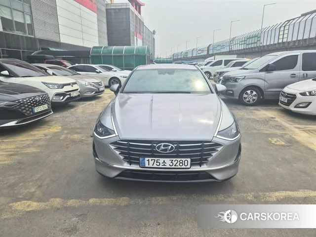 Hyundai Sonata (DN8) 2019 Серебристо-серый из Кореи
