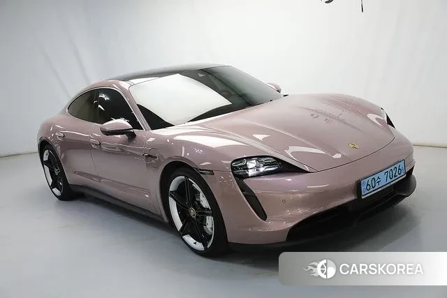 Porsche Taycan 2021 Розовый из Кореи