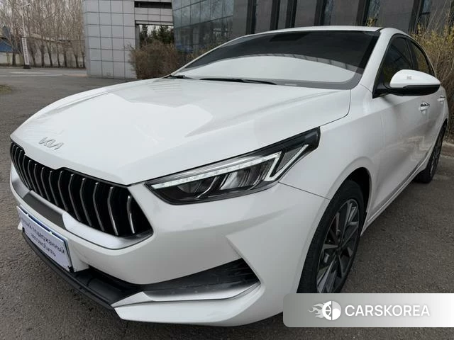 Kia K3 2022 Белый из Китая