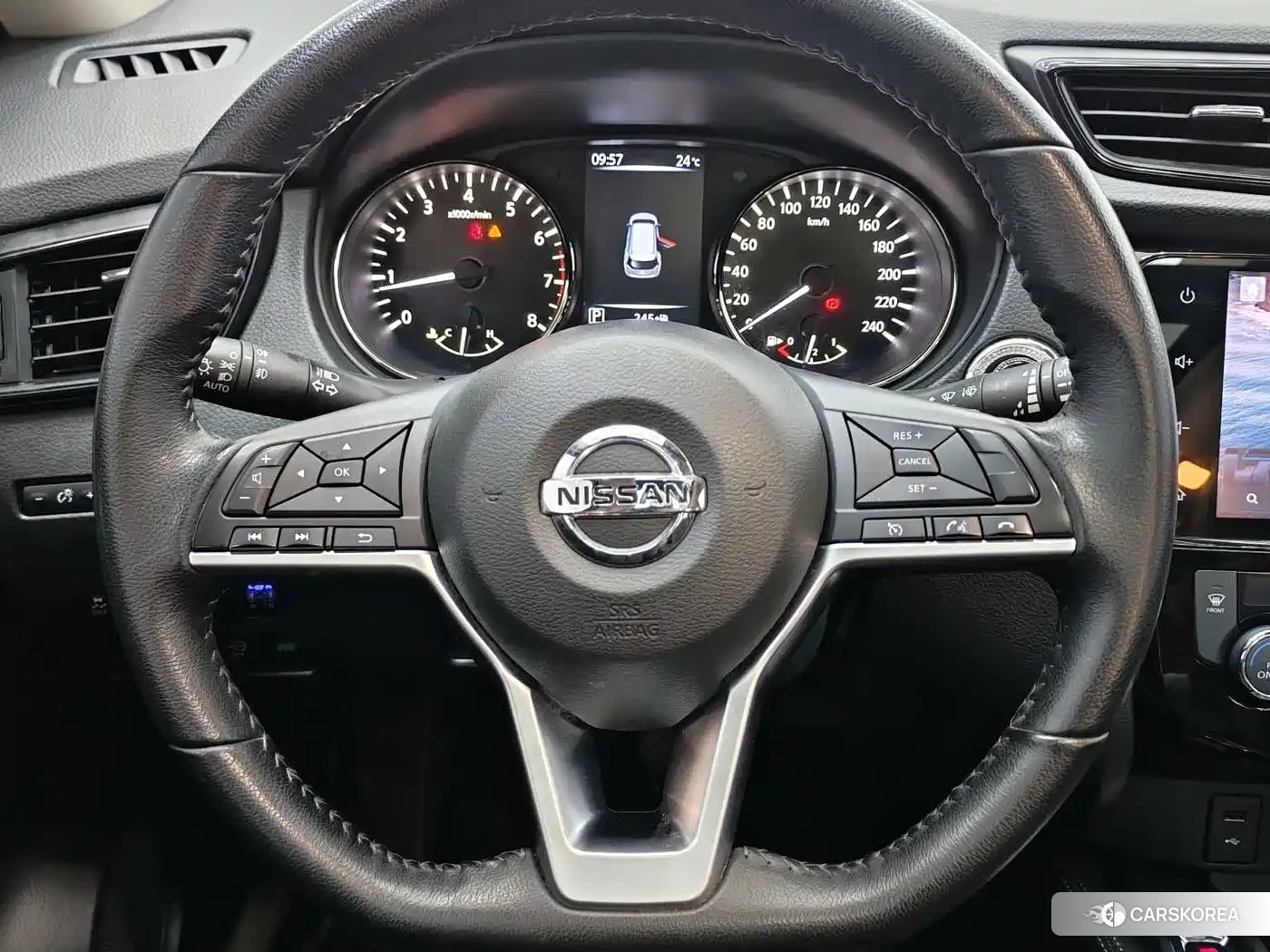 Nissan Qijun 2023 Черный из Китая
