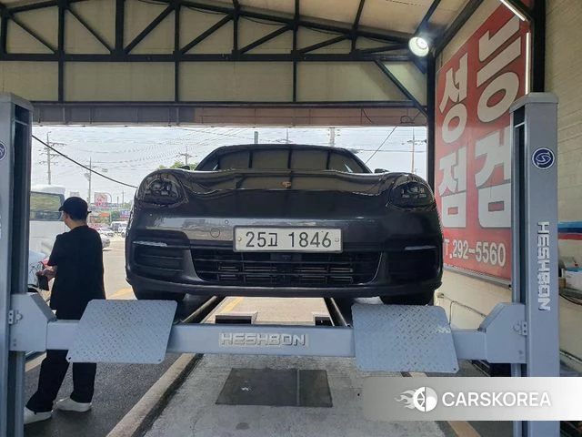 Porsche Panamera (971) 2018 Серый из Кореи