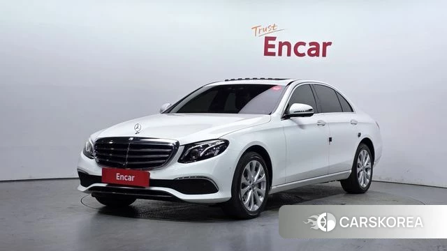 Mercedes-Benz E-Class W213 2018 Белый из Кореи