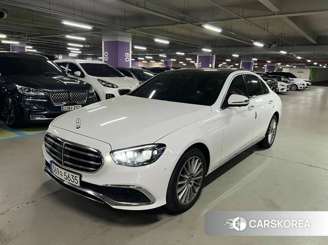 Mercedes-Benz E-Class W213 2022 Белый из Кореи