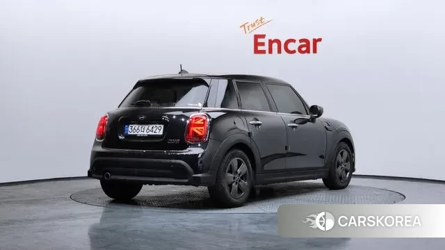 Mini Cooper 2023 Черный из Кореи