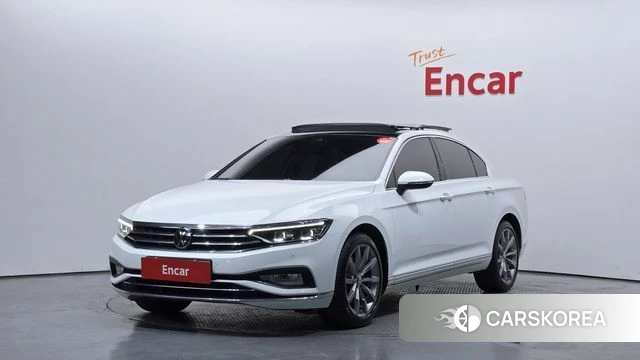 Volkswagen Passat GT (B8) 2022 Белый из Кореи