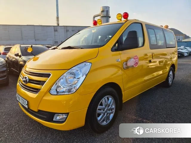 Hyundai Grand Starex 2018 Желтый из Кореи