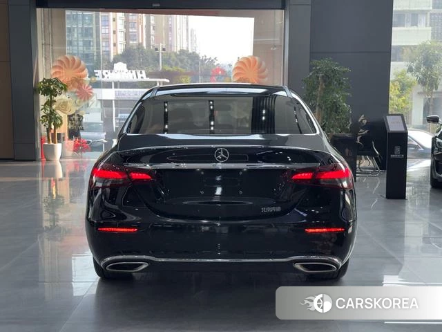 Mercedes-Benz E-class 2022 Черный из Китая