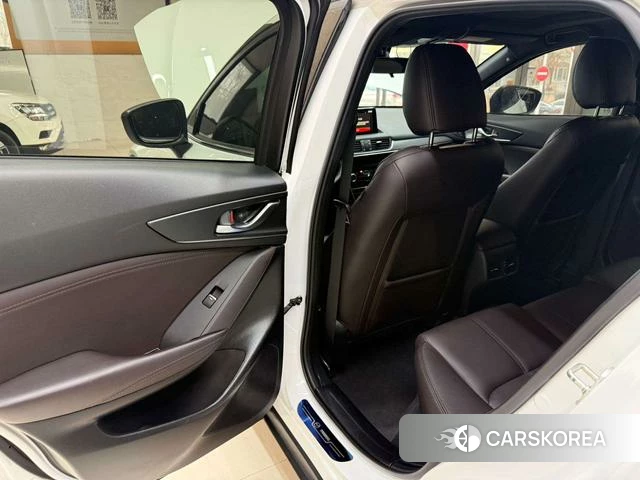 Mazda CX-4 2023 Белый из Китая