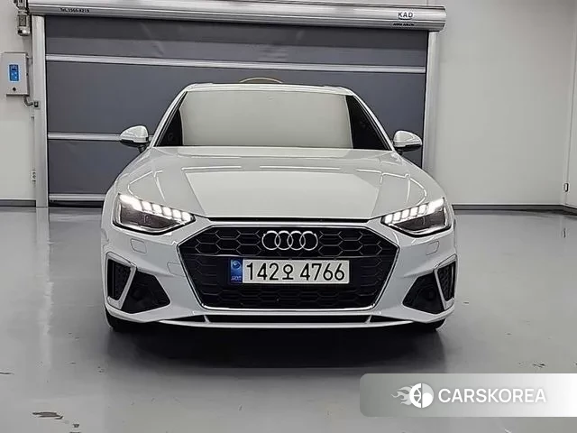 Audi A4 (B9) 2021 Черный из Кореи