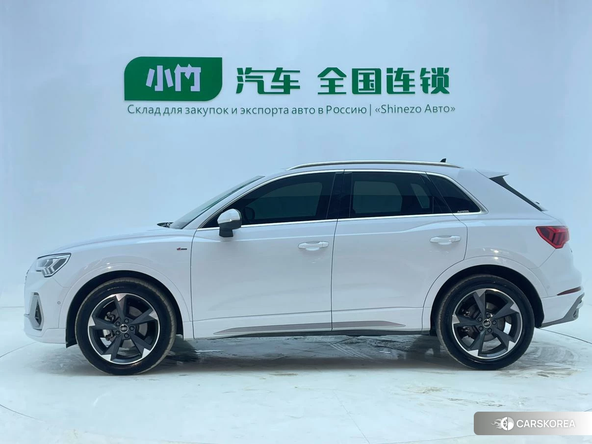 Audi Q3 2021 Белый из Китая