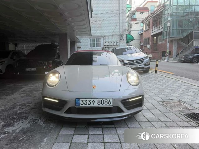 Porsche 911(992) 2022 Светло-серебряный цвет из Кореи