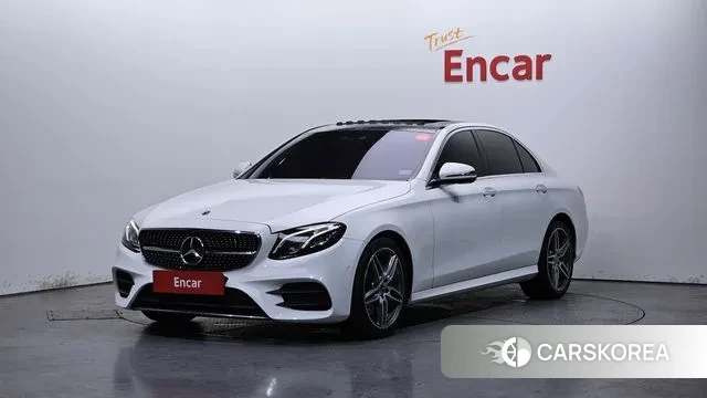 Mercedes-Benz E-Class W213 2018 Белый из Кореи
