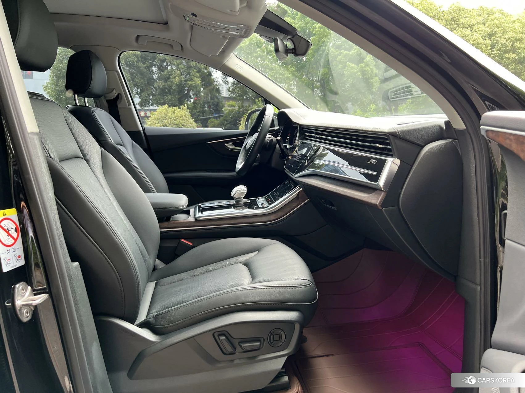 Audi Q7 2022 Черный из Китая