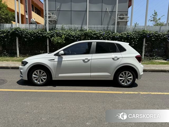 Volkswagen Polo 2023 Белый из Китая