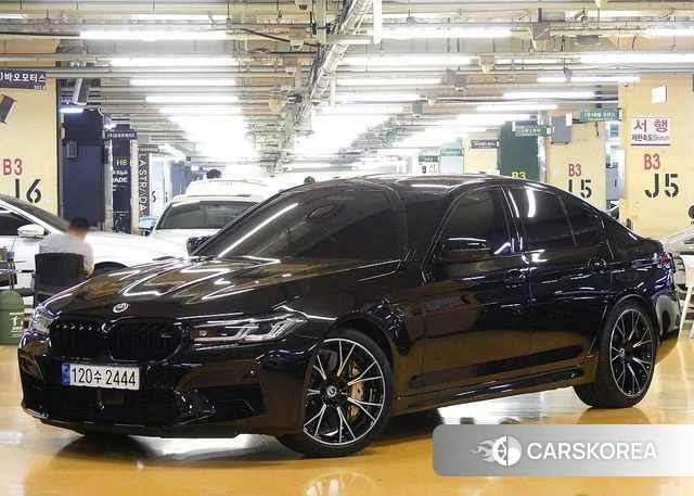 BMW M5 (F90) 2023 Черный из Кореи