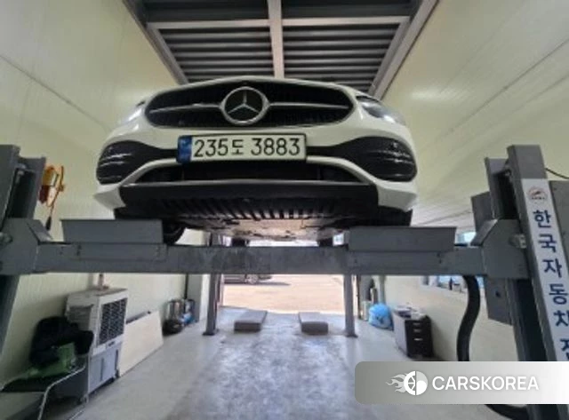 Mercedes-Benz C-Class W206 2023 Белый из Кореи