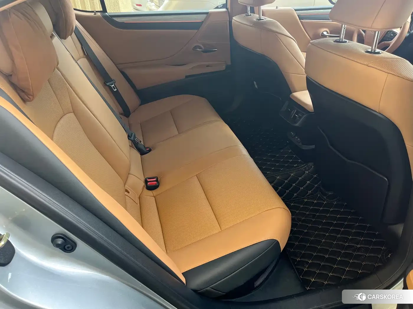 Lexus ES 2025 Silver/gray из Китая, фото 4