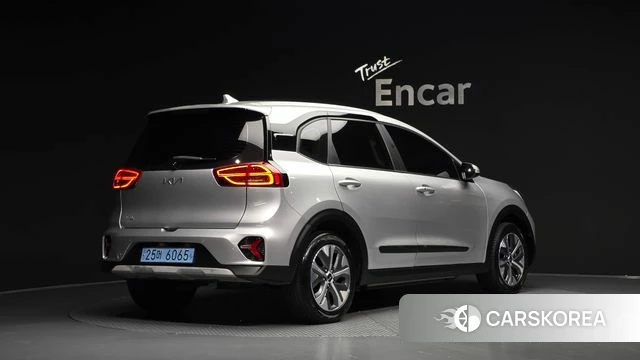 Kia Niro Plus 2022 Серебряный из Кореи
